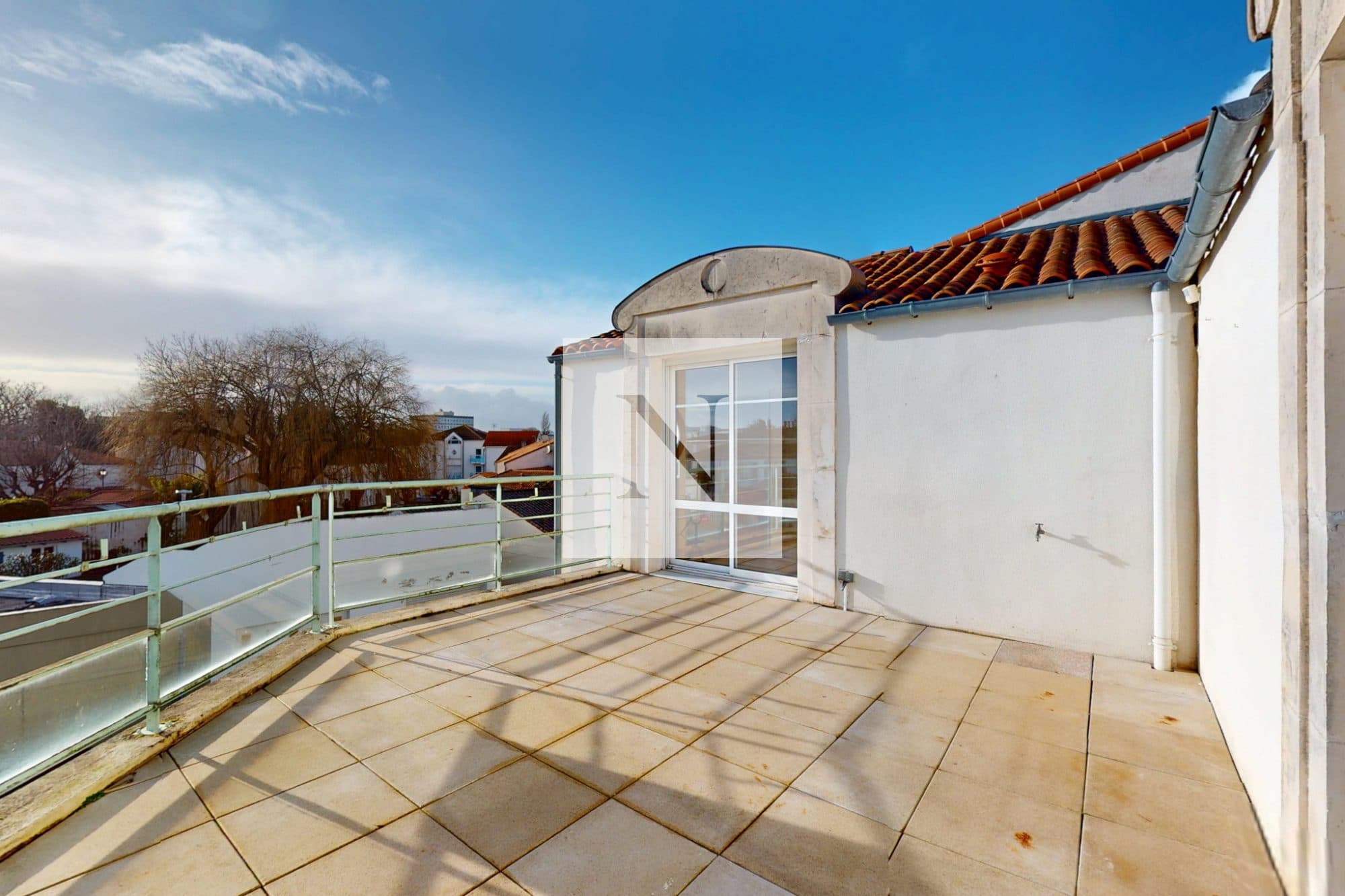Duplex 88 m² avec terrasse et balcons – La Rochelle, quartier lafond