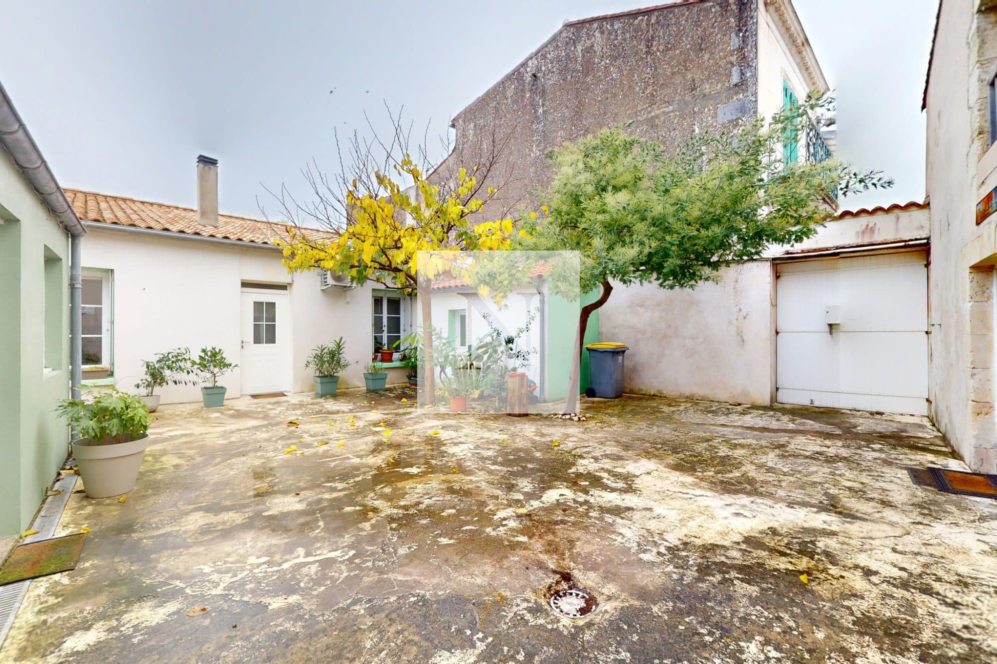 Ensemble immobilier 137 m² avec jardin et chai rénové – Rivedoux-Plage centre
