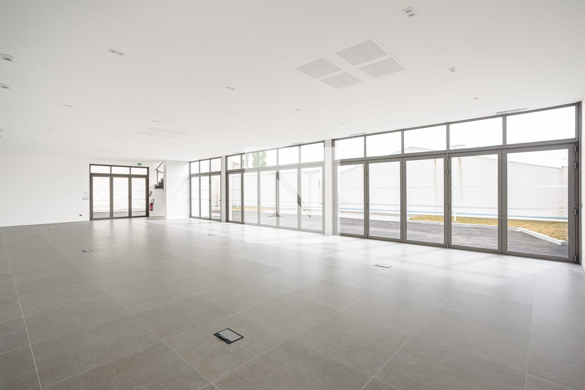 Bureaux premium RE2020 820 m² aménagés clé en main — Lagord, 3 min de La Rochelle — photo 5