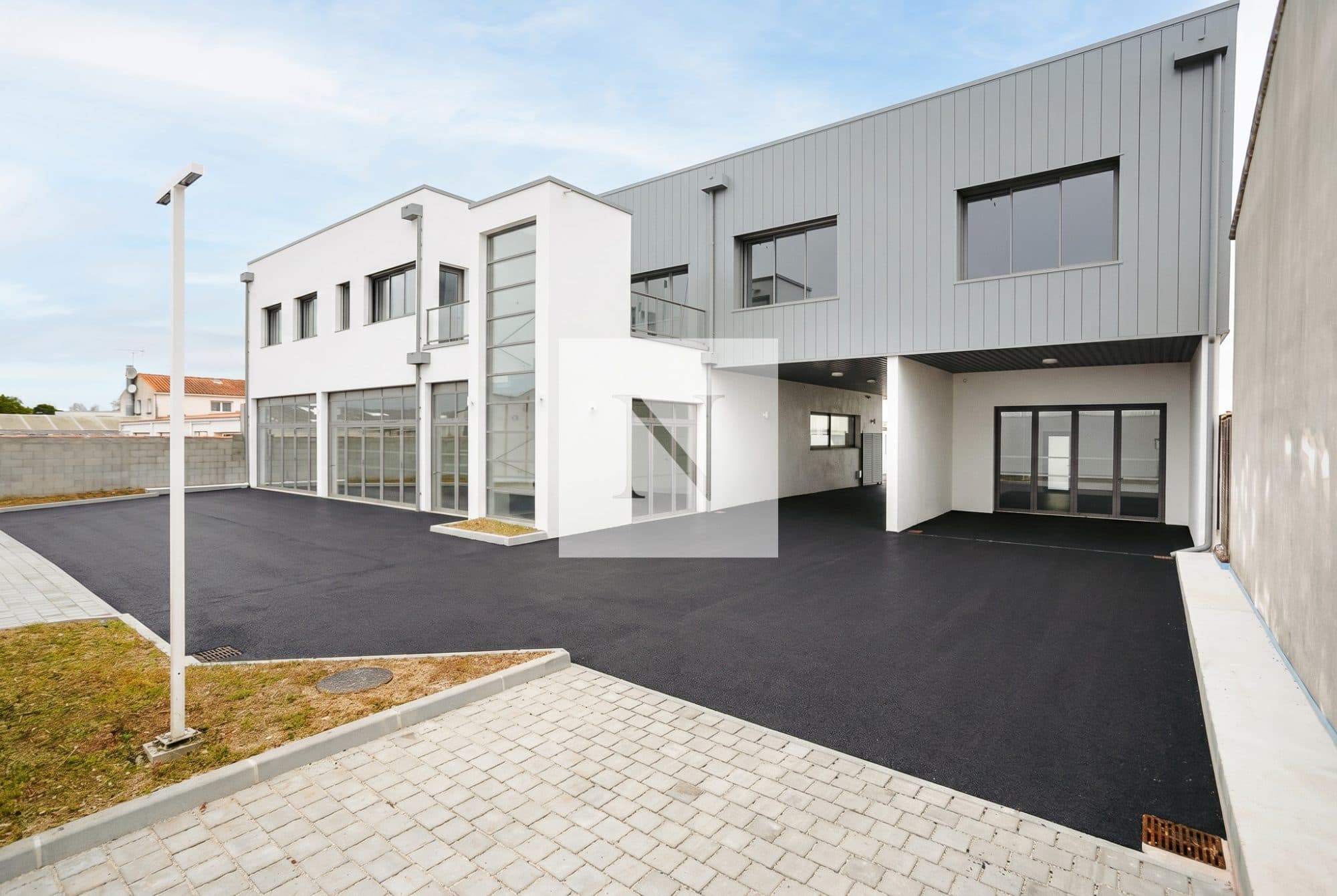 Bureaux premium RE2020 820 m² aménagés clé en main — Lagord, 3 min de La Rochelle — photo 2